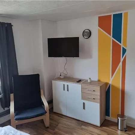 Gaestezimmer Rauw Gemeinschaftbad Und Kueche *