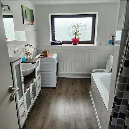 Gaestezimmer Rauw Gemeinschaftbad Und Kueche