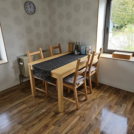 Gaestezimmer Rauw Gemeinschaftbad Und Kueche