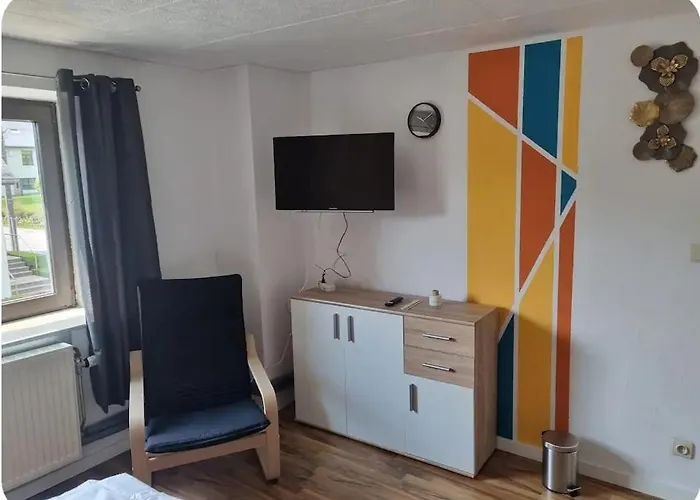 Gaestezimmer Rauw Gemeinschaftbad Und Kueche *