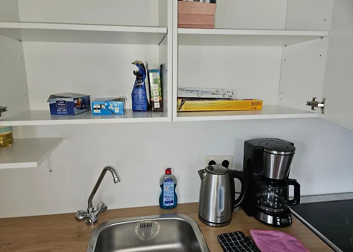 Gaestezimmer Rauw Gemeinschaftbad Und Kueche Campsite